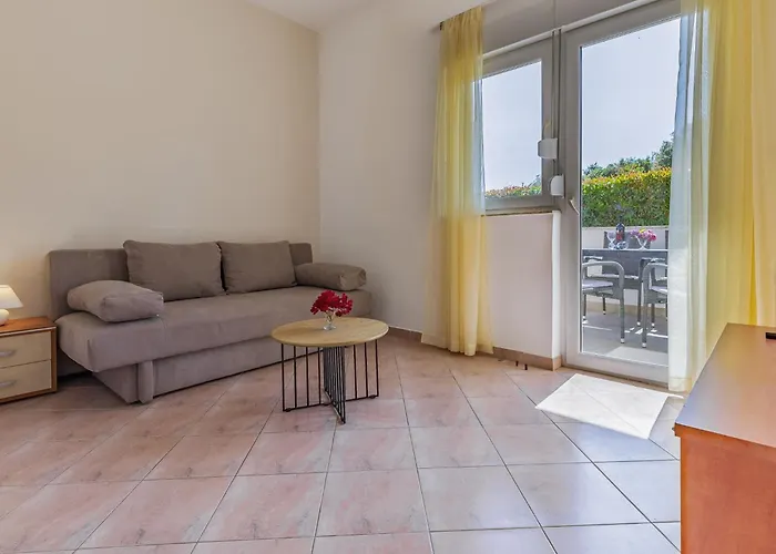 Lägenhet Rok 2 By Interhome Pula