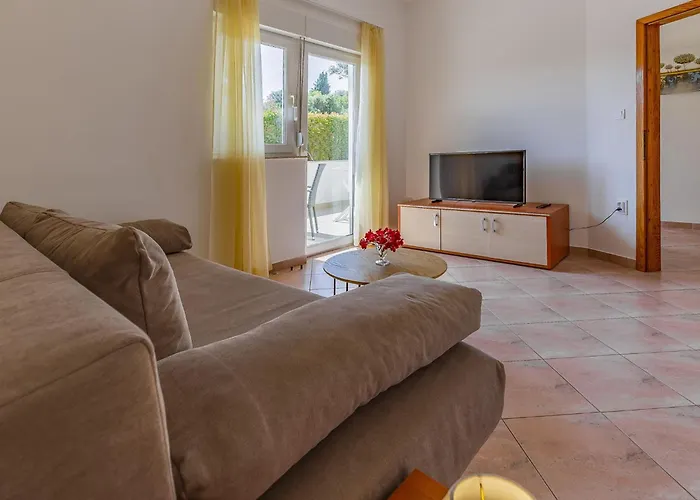 Rok 2 By Interhome * Pula